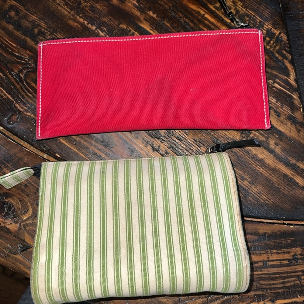 💙2 Kate Spade🩷 GUC misc cases. Adorable and classic!! - Picture 2 of 4